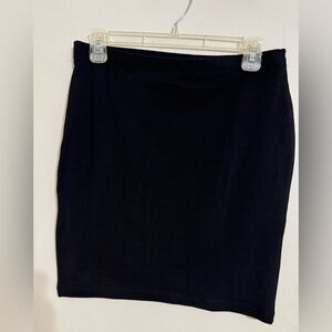 H&M Elegant Basic Black Pencil Skirt - Size Medium NWT.